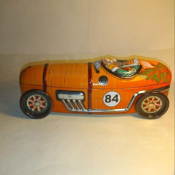 Collector Candy Tin Roadster Rabbit - Picture 1 of 8